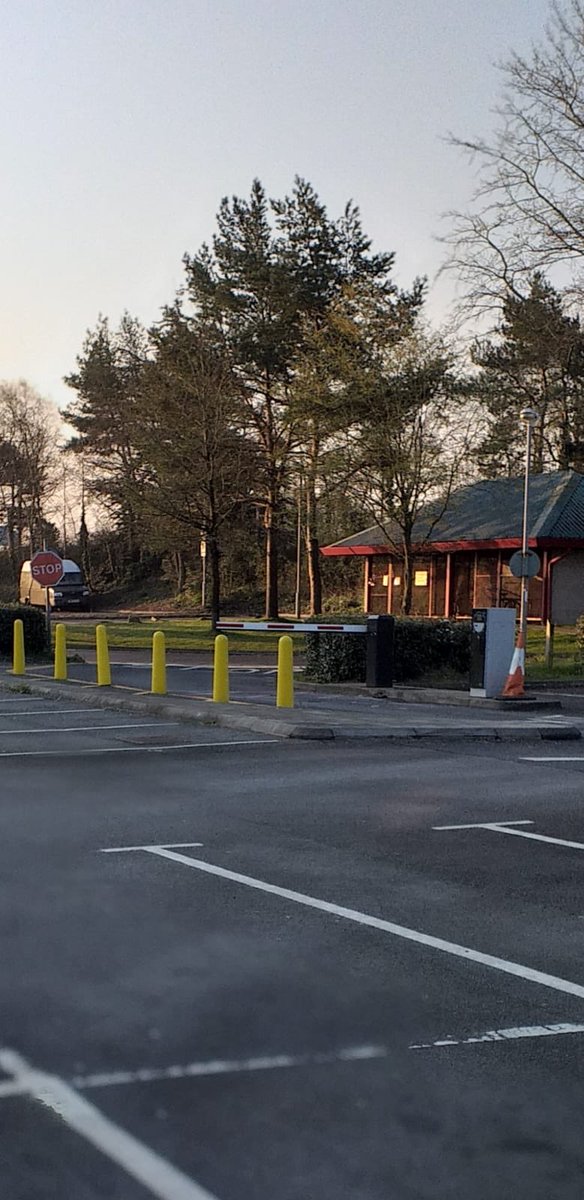 Barriers down and an empty car park at Bournemouth Hospital. No free parking here for our #NHSheroes <a href="/piersmorgan/">Piers Morgan</a> <a href="/MattHancock/">Matt Hancock</a> <a href="/BorisJohnson/">Boris Johnson</a>