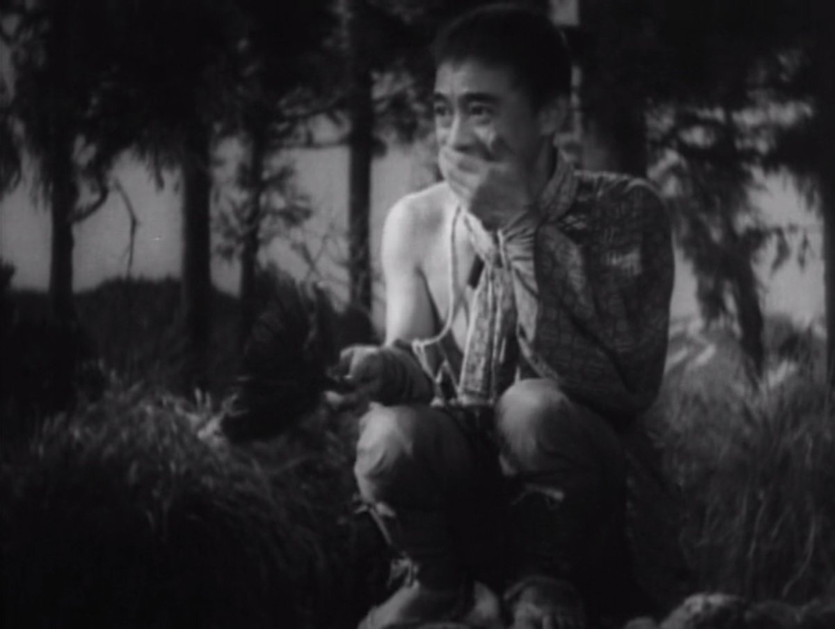 Infelizmente, Kurosawa faz um cálculo muito errado ao conferir grande destaque ao personagem interpretado pelo comediante Ken'ichi Enomoto, que, numa função dramatúrgica quase de bobo da corte, passa o filme inteiro fazendo caretas que afundam qualquer possibilidade de tensão.)