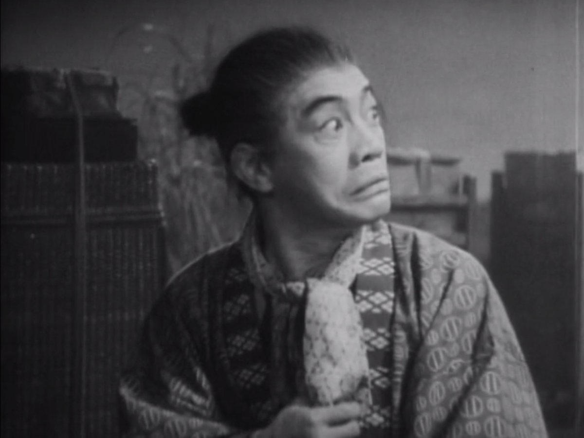 Infelizmente, Kurosawa faz um cálculo muito errado ao conferir grande destaque ao personagem interpretado pelo comediante Ken'ichi Enomoto, que, numa função dramatúrgica quase de bobo da corte, passa o filme inteiro fazendo caretas que afundam qualquer possibilidade de tensão.)