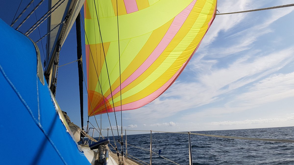 "Dank" Corona habe ich es nun endlich geschafft, die Fotogalerien meiner 2 Frankreich-Segeltörns '19 zu veröffentlichen:
Süd-Frankreich: buscher.de/2020/03/26/seg…
Ärmelkanal: buscher.de/2020/03/27/aer…
