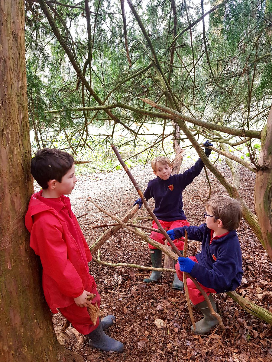 MoulsfordForest's tweet photo. Throw back Friday  Year 1 and 2 were in the woods last week showcasing why they love Forest School so much #selfdrivenlearning https://t.co/2ITDlfjdzm