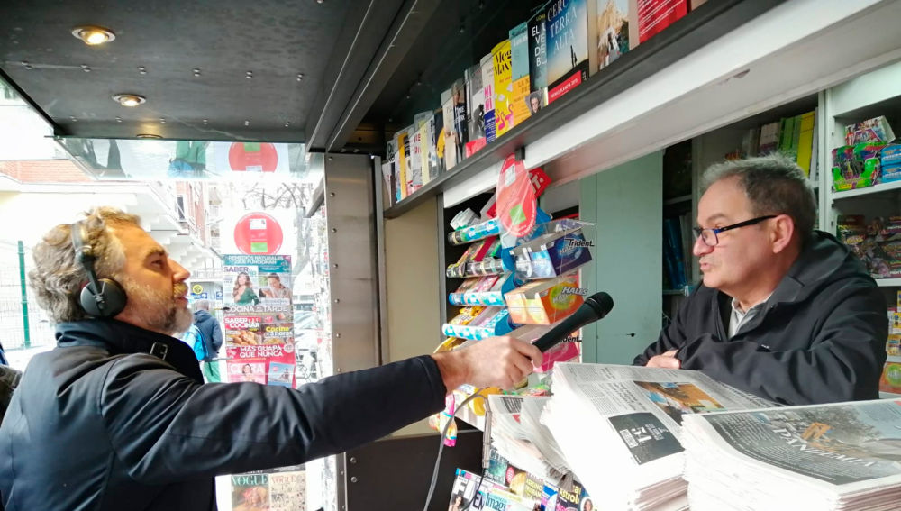 jagaraviles's tweet photo. Estos días aplaudimos el esfuerzo generoso de sanitarios, policías, camioneros, personal de supermercados… Quiero sumar el reconocimiento a los periodistas y profesionales de la comunicación. Un aplauso a su trabajo abnegado para mantenernos informados.100% servicio público👏👏 https://t.co/NqFyF0KQqp
