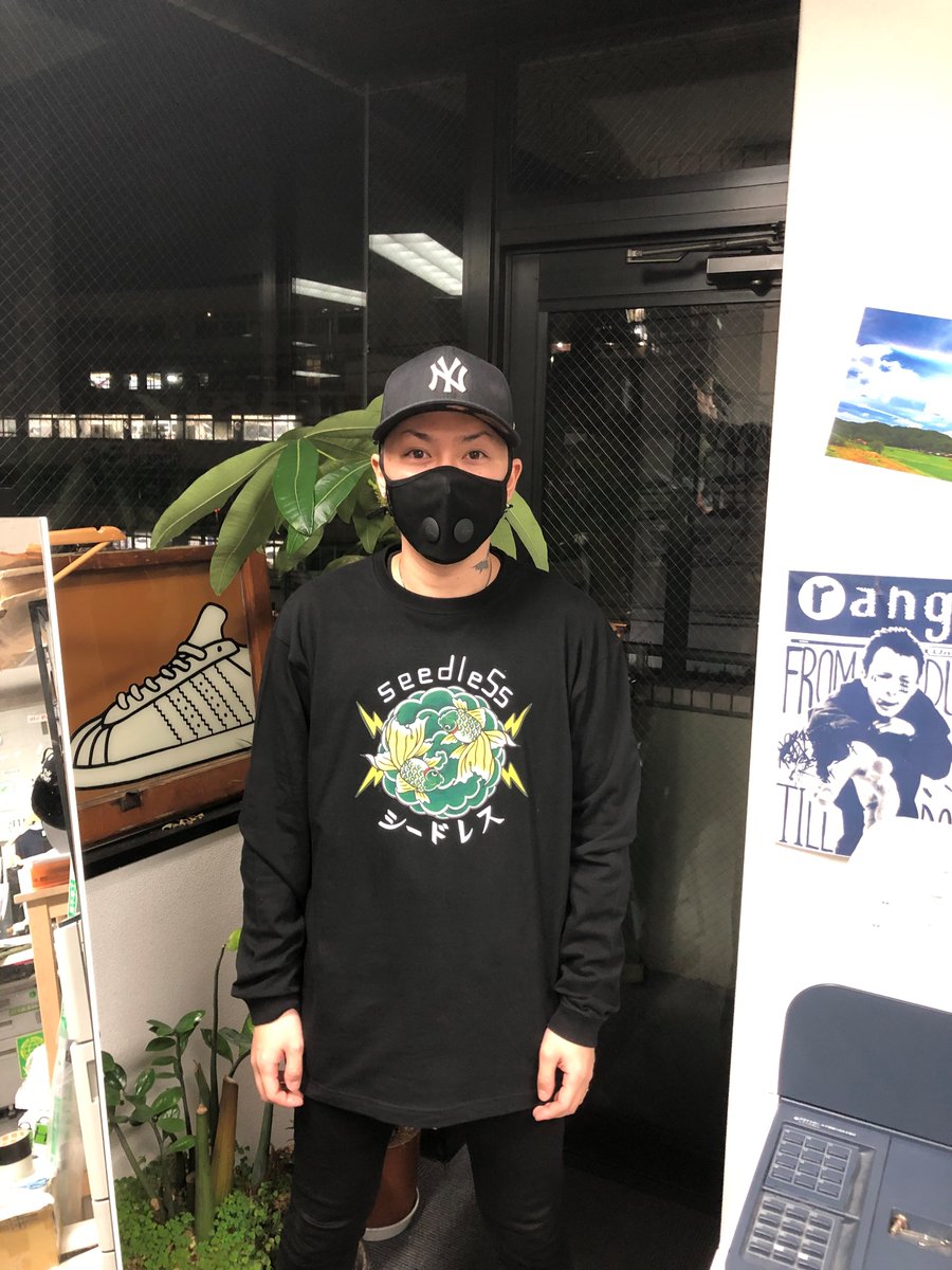 Seedless Seedlessspring 新作のロンｔとｔシャツ入荷しました フロントは和風なグリーンの金魚グラフィック バックにはｓdotが入ります 着用写真のモデルはsimのmahです 商品通販はこちらから ロンｔ T Co Pyub4sjjwp 半袖ｔ