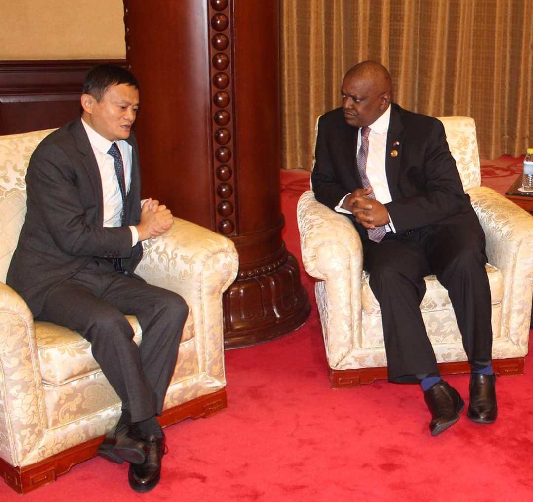 BWGovernment's tweet photo. BOTSWANA RECEIVES COVID-19 MEDICAL SUPPLIES
The Ass. Minister for Presidential Affairs, Governance & Public Admin Mr. Dumezweni Meshack Mthimkhulu last night received a donation of medical supplies on behalf of President Dr @OfficialMasisi & the people of 🇧🇼 @ #SSKIA #covid19 https://t.co/99yJ2zaEnL
