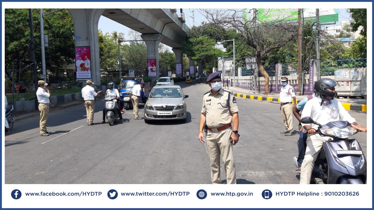 HYDTP's tweet photo. #HYDTPinfo Sri N. Vidyasagar, @acp_trf2 along with L&amp;O police monitoring lockdown situation at Ravindra Bharathi. 
@AddlCPTrHyd
#StaySafeAtHome #Lockdown21 #weareatwork https://t.co/teZH0HOIPe