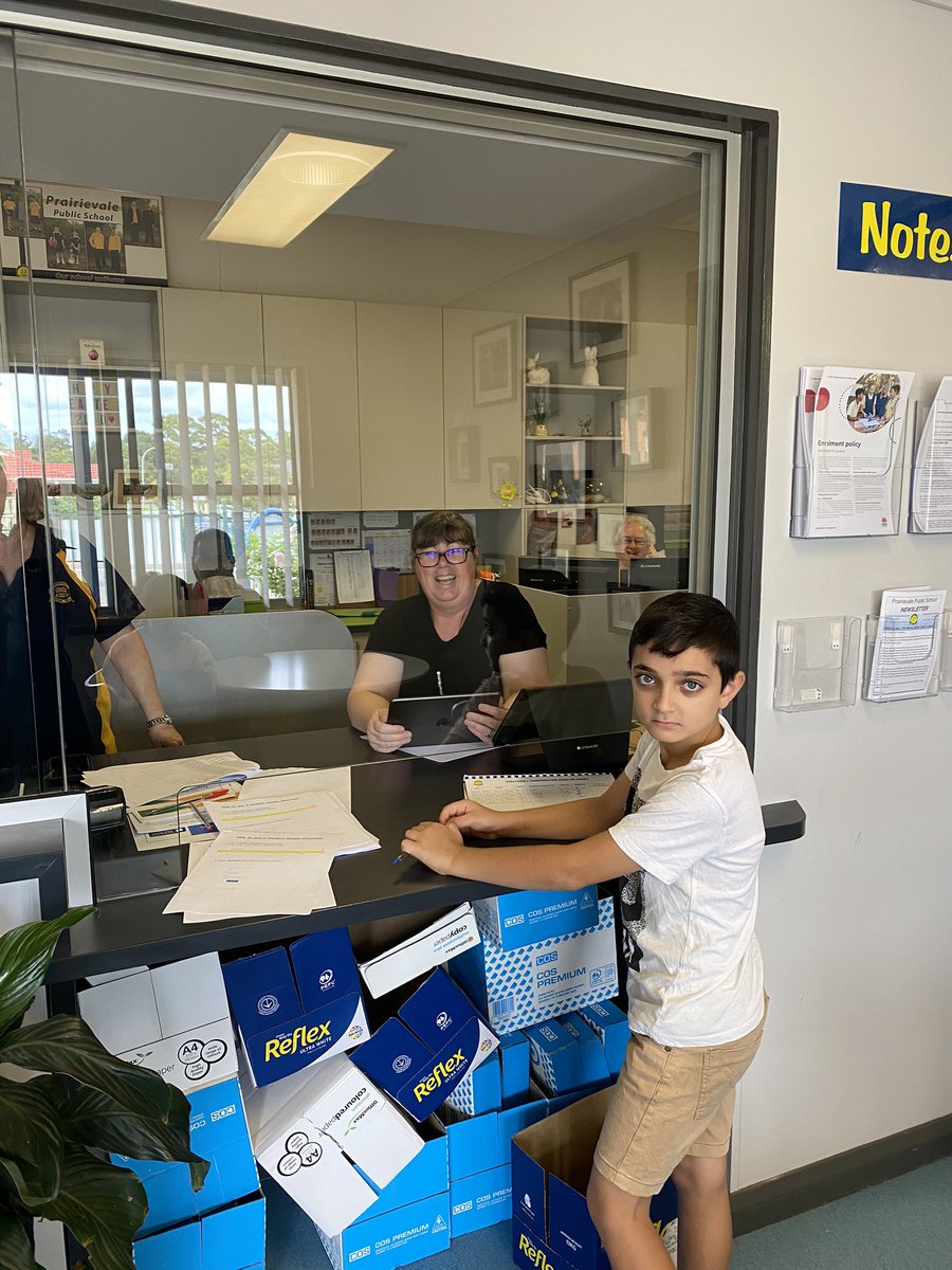 RebeccaTooney's tweet photo. Today we ensured every student had access to technology @prairievale_ps for online learning. Over 100 iPads were loaned to our students! Nothing will stop us from learning! #proud #closingthegap @mscott @MSiokos @dizdarm https://t.co/95zePyUyw9