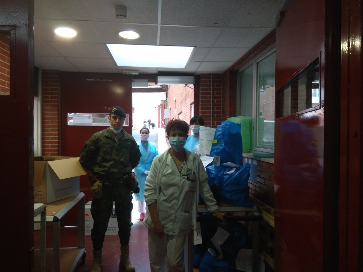 Nuestro agradecimiento a las Fuerzas Armadas por su ayuda en llevar la medicación de los pacientes de la Región de Murcia con FQ a sus domicilios. #FuerzasArmadas #COVID2019 
<a href="/sefh_/">S.E.F.H</a> <a href="/AreaUnoArrixaca/">Área 1 Arrixaca</a> 
<a href="/Murciasalud/">Murciasalud</a>