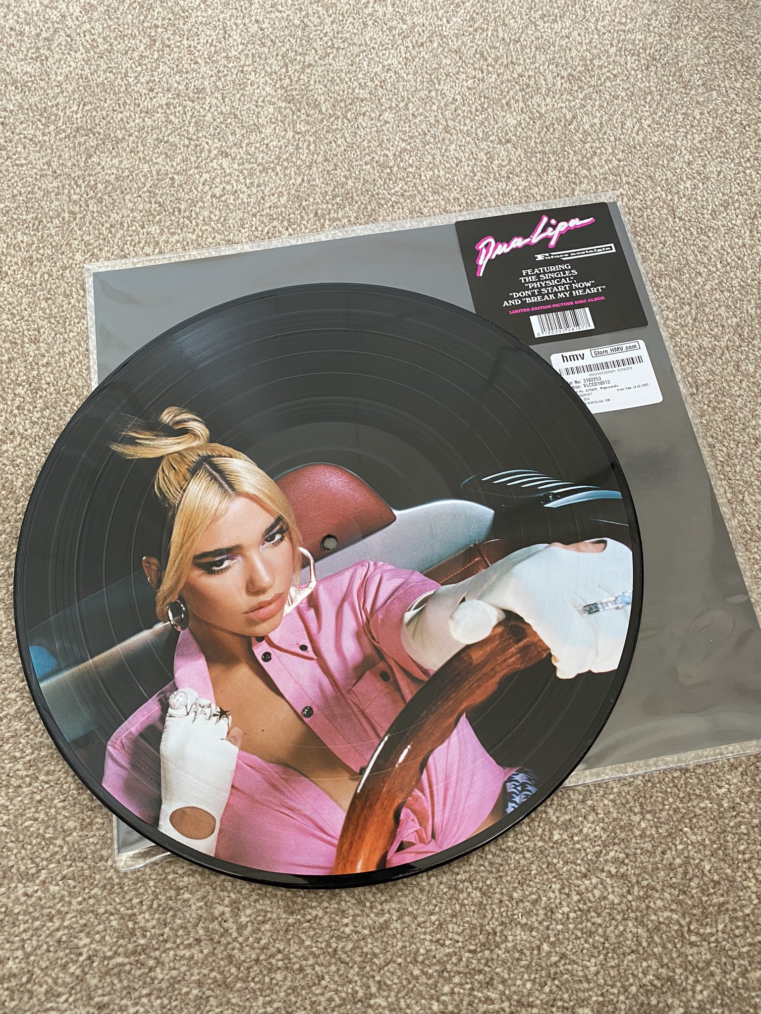 𝗳𝗮𝗯𝗶𝗼 on X: PICTURE DISC VINYL IS HERE AND SHE'S A 10/10!! 🌕💫  #FutureNostalgia  / X