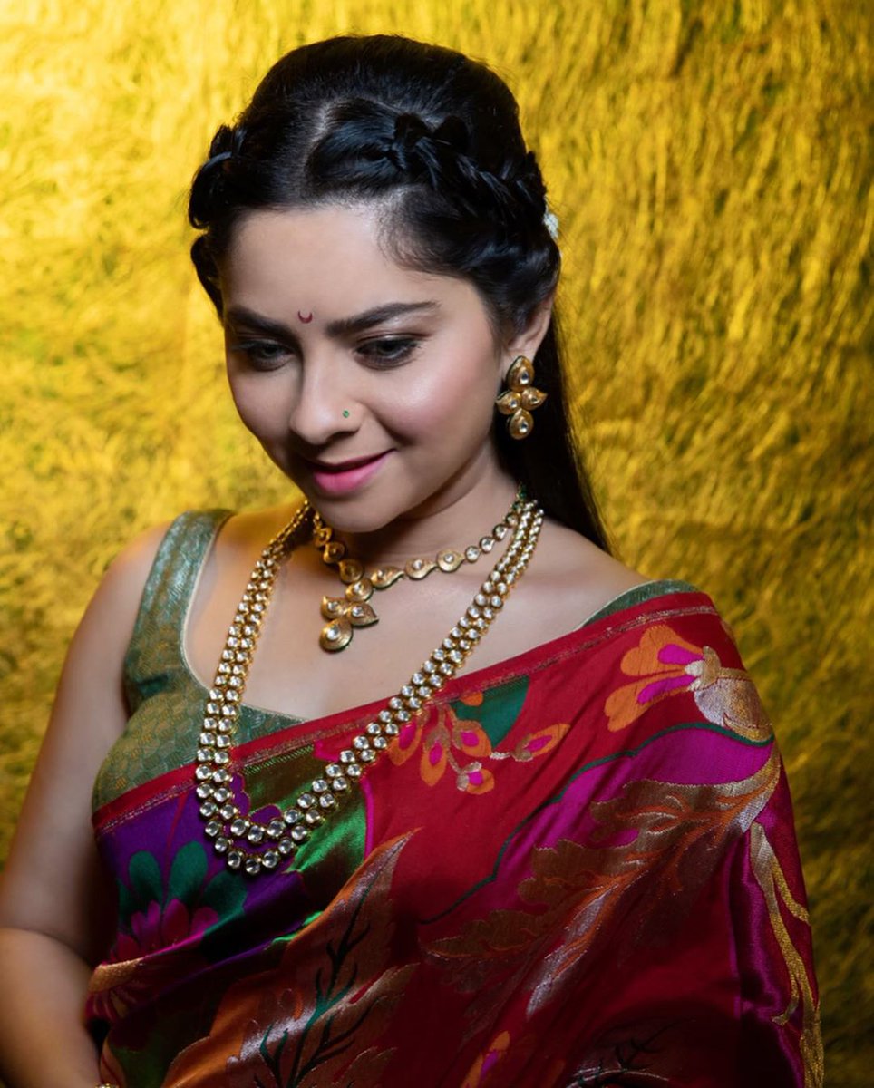 PROMOTERS28's tweet photo. अभिनेत्री सोनाली कुलकर्णी ह्यांचे सुंदर छायाचित्रे....
.
.
#sareelove 
#actress 
#sonaleekulkarni 
#marathiactress 
#marathicelebrity 
#marathistar 
#marathiabhinetri 
#marathimulgi 
#marathifashion 
#marathifc 
#marathi 
#promoters28 https://t.co/cQlnL4W4Qs