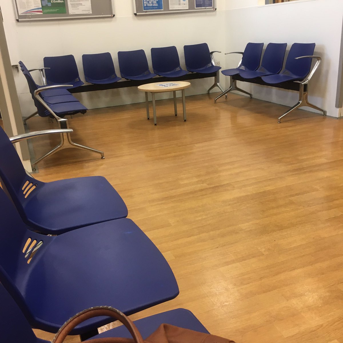 Had been worried about coming to the urgent care clinic but needn’t have as this is the waiting room ... #NHSThankYou #AmazingNHS #stcharleshospital