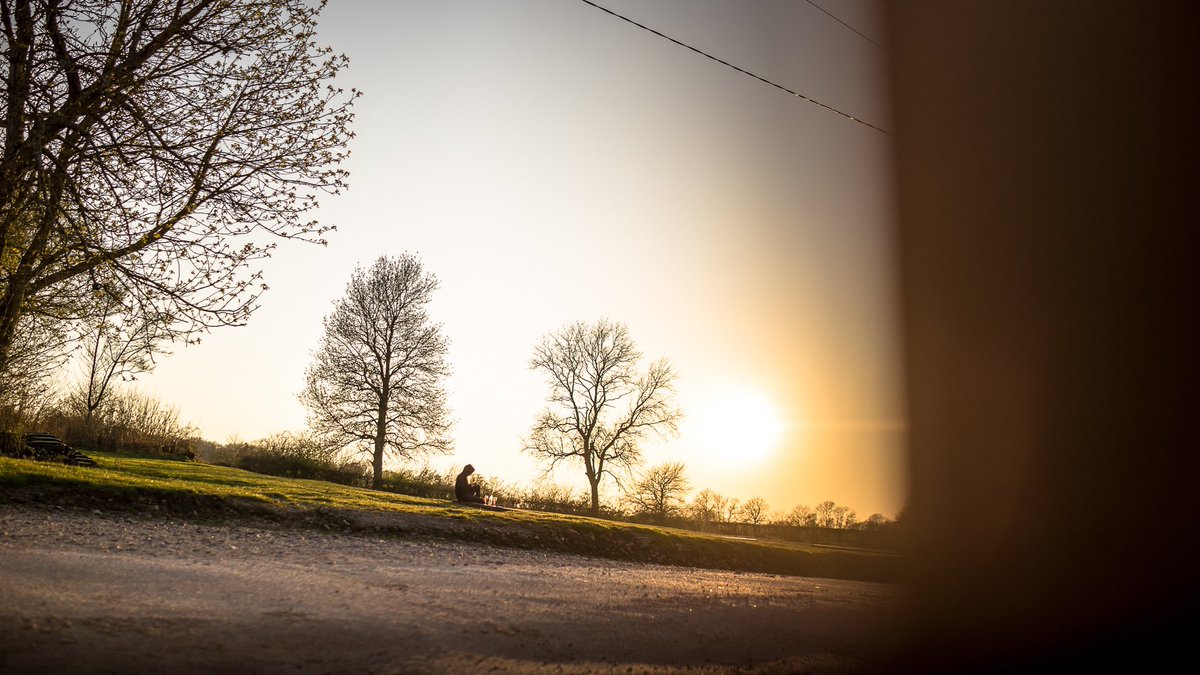 Soaking in the late afternoon sun vibes yesterday after packing up orders from you lot; our incredible community. A huge C&amp;M thank you to each and everyone one of you that’s hopped into our online store so far 🤗

#caffeineandmachine. #cultofmachine.