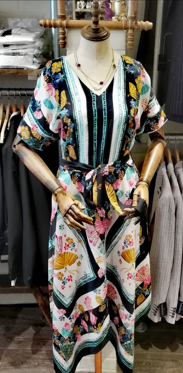 eclectichound's tweet photo. #windowedit
Add a bit of #Spring #colourpop to your wardrobe with the Rhoda #maxidress by @thoughtclothing
Made from 100% #tencel
New #Website #ComingSoon
πΈ
#ss20 #womenswear #eclecticher
#winchesterindependents #lovewinchester #eclectichound #indiebiz #antibland #leadnotfollow https://t.co/x5jjnM9rmu