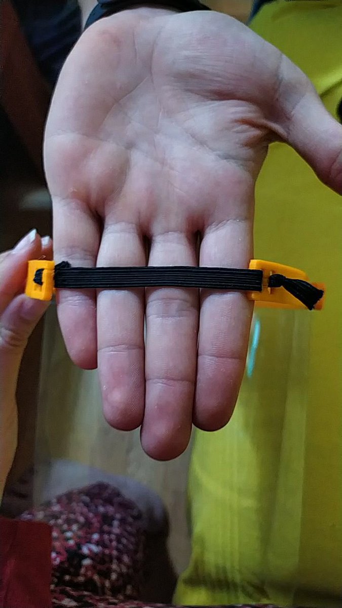 Olivasalberto's tweet photo. También se necesita goma de costura (1m de goma= 4 máscaras)
Zona Las Tablas, Sanchinarro, Pinar de Chamartín...
Contacto por DM
¡Gracias! 

#Coronavirus #Covid #diy #impresión3d #ayuda #costura #colabora #sanitarios #papeleria #madrid #solidaridad https://t.co/EMBycZzS8U