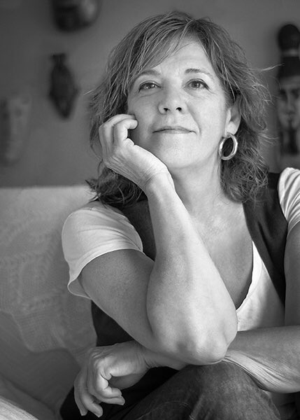 asterisc_ag's tweet photo. 🖋: Sylvia Lagarda-Mata
📚: L’ombra de la Magui encara és al jardí
🏠: Columna | Destino

“Les epidèmies, el confinament, no són cosa de la modernitat: l’any 1914 ja vam tenir un ensurt d’aquestes característiques.”

(Descarrega el fragment aquí: https://t.co/ngm5vhOPOs) https://t.co/kK9pEZDLAc