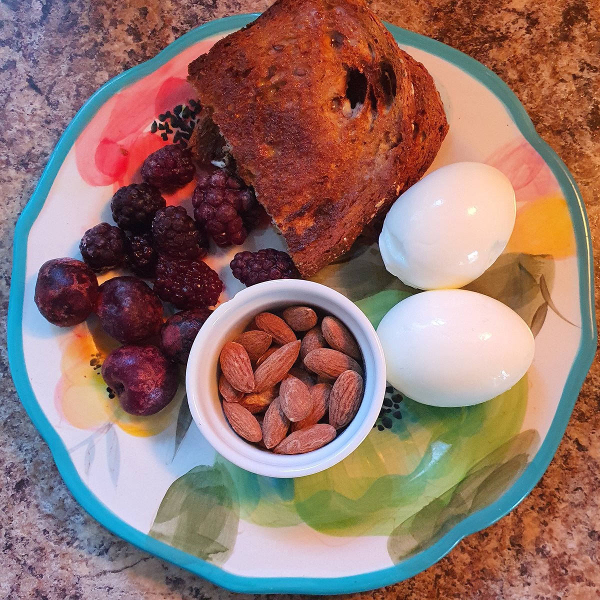 Evolaya's tweet photo. What is everyone else having for #breakfast today?
#zerocarbbread #hardboiledeggs #berries #almonds #evolaya https://t.co/3N7JjyQniE