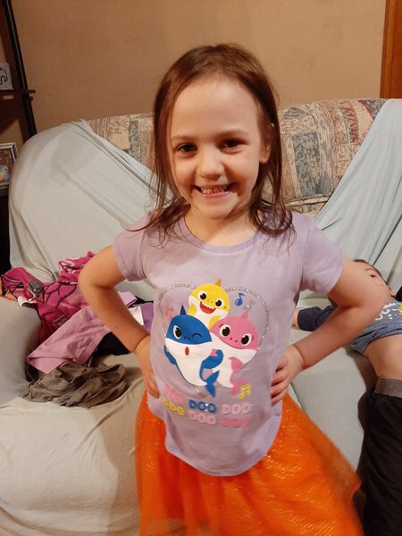 MrsBruggeman379's tweet photo. More #FavoriteColorDay pictures!! #usd379 #lincoln379 @kindersmorgie
Today is school shirt day! We would love for you to join us! 🐅 🐾 https://t.co/LD6UO1IDFV