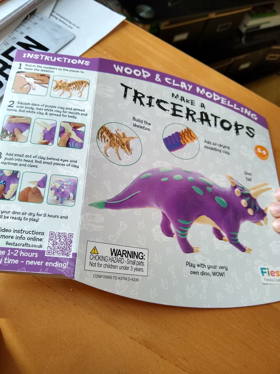 policefoxlyn's tweet photo. @4EB_LPS 
Making a triceratops https://t.co/nwPyqGlNxs