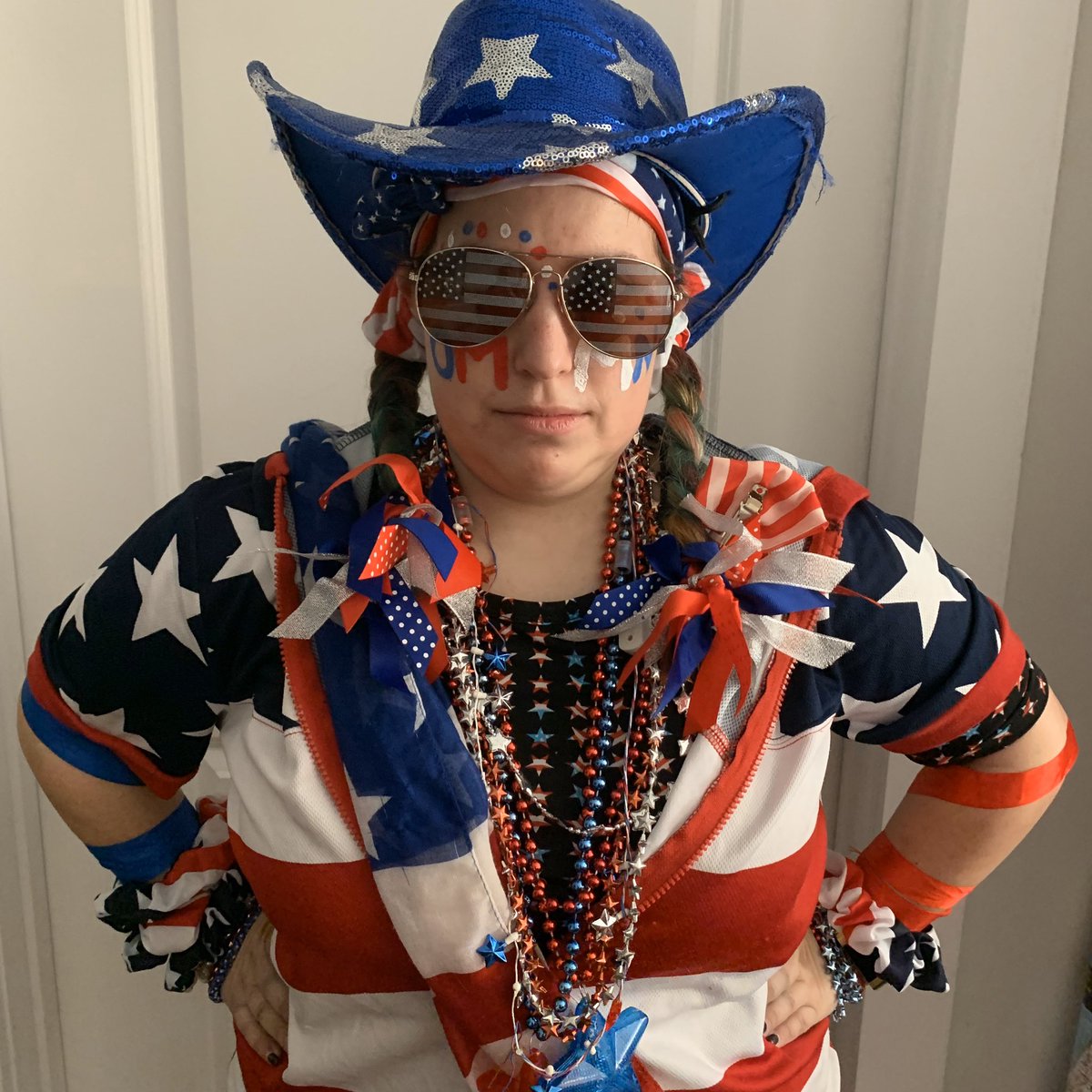 MsSimpsonMath's tweet photo. It’s Spirit Day, @OMMNAACPS ! I take Spirit Week very seriously and I’m pulling out all the stops to reclaim my title of Spirit Week Champion! ❤️🤍💙 Bring it on! ❤️🤍💙 #OMMNPride #LiftOurSpiritsWeek #OneComplexOneHeart #AACPSAwesome @AACountySchools https://t.co/FgMqnK4oAL