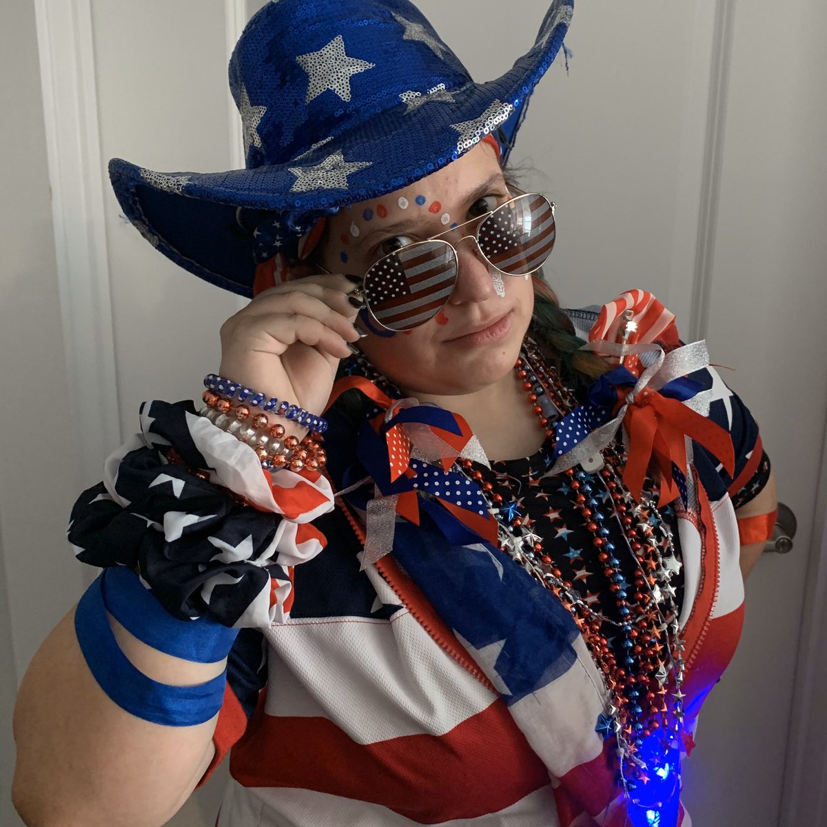 MsSimpsonMath's tweet photo. It’s Spirit Day, @OMMNAACPS ! I take Spirit Week very seriously and I’m pulling out all the stops to reclaim my title of Spirit Week Champion! ❤️🤍💙 Bring it on! ❤️🤍💙 #OMMNPride #LiftOurSpiritsWeek #OneComplexOneHeart #AACPSAwesome @AACountySchools https://t.co/FgMqnK4oAL
