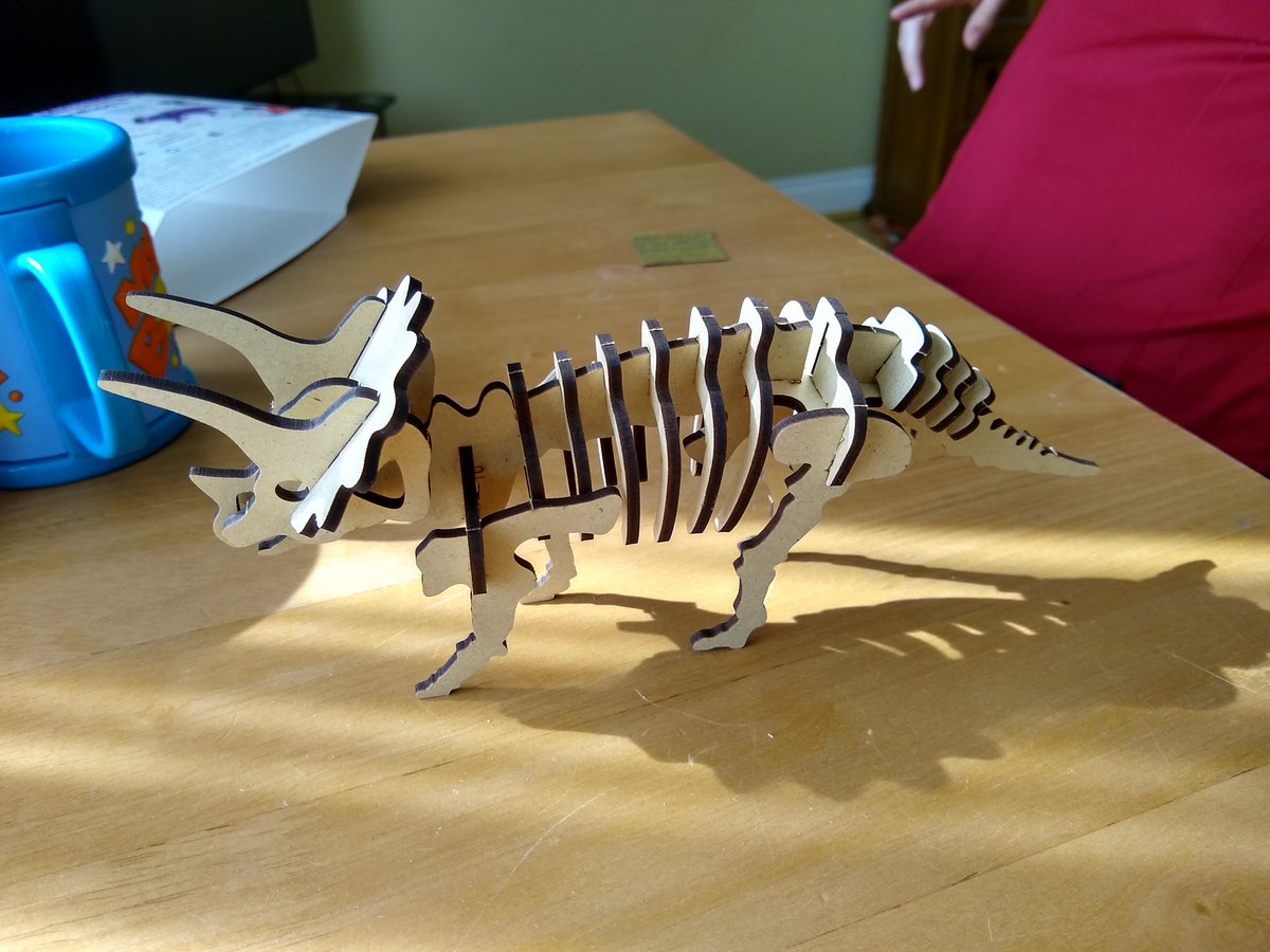 policefoxlyn's tweet photo. @4EB_LPS 
Making a triceratops https://t.co/nwPyqGlNxs