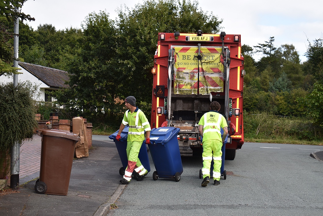 Despite the outbreak of COVID-19, your bin collection crews are still out working hard and collecting your recycling, general and garden waste.

Next time you see them, give them a smile, a wave, a clap or even a cheer.

#BravoForBinCrews
#CCDCRecycling
