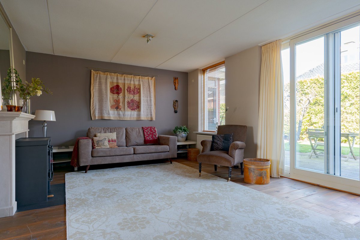 🏡 | Binnenkort meer over deze leuke woning in Westerbork... 👀

#makelaar #westerbork #funda #woning