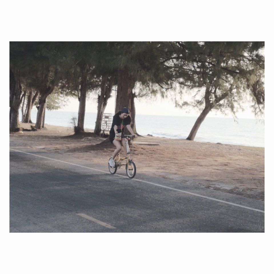 carewa's tweet photo. 𝙳𝚘𝚗'𝚝 𝚋𝚎 𝚕𝚒𝚔𝚎 𝚊 𝚠𝚘𝚛𝚝𝚑𝚕𝚎𝚜𝚜 𝚙𝚎𝚛𝚜𝚘𝚗.  𝙱𝚞𝚝 𝚕𝚒𝚟𝚎 𝚕𝚒𝚔𝚎 𝚝𝚑𝚎 𝚖𝚘𝚜𝚝 𝚙𝚛𝚎𝚌𝚒𝚘𝚞𝚜 𝚙𝚎𝚛𝚜𝚘𝚗. ✌️ อย่าอยู่แบบคนไร้ค่า แต่จงมีชีวิตอยู่อย่างคนที่มีค่าที่สุด😊#คําคมอังกฤษ #คําคมความรู้สึก #คําคมชีวิต #แคปชั่นภาษาอังกฤษความรัก #คําคมความรัก https://t.co/V7cZHOUhtX