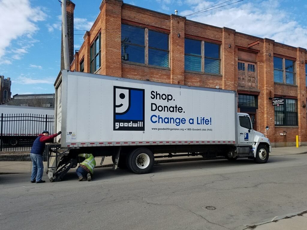 UnitedWayROCFLX's tweet photo. Thanks to initial grants to our Community Crisis Response Fund, more than 1,400 bottles of hand sanitizer are being delivered to 14 human service agencies, today! Thank you @BlackButton85 for filling the need! @goodwill_flx for warehouse space &amp; @enjoyRTS for delivering! #ROC https://t.co/q5aRYHmvxN