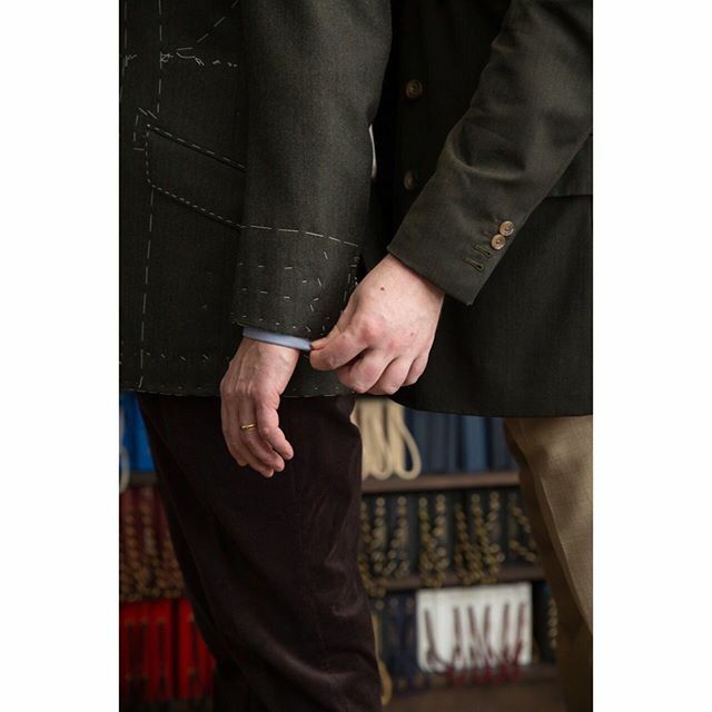 harrysawthis's tweet photo. Distracting myself by looking back to a time shortly before social distancing, spending some time with @spearsmagazine , @bensonandclegg and the lovely Oliver Cross, tailor to the discerning. #cloth #tailormade #details https://t.co/IyQGm3LVC7 https://t.co/jBSet1dCX1