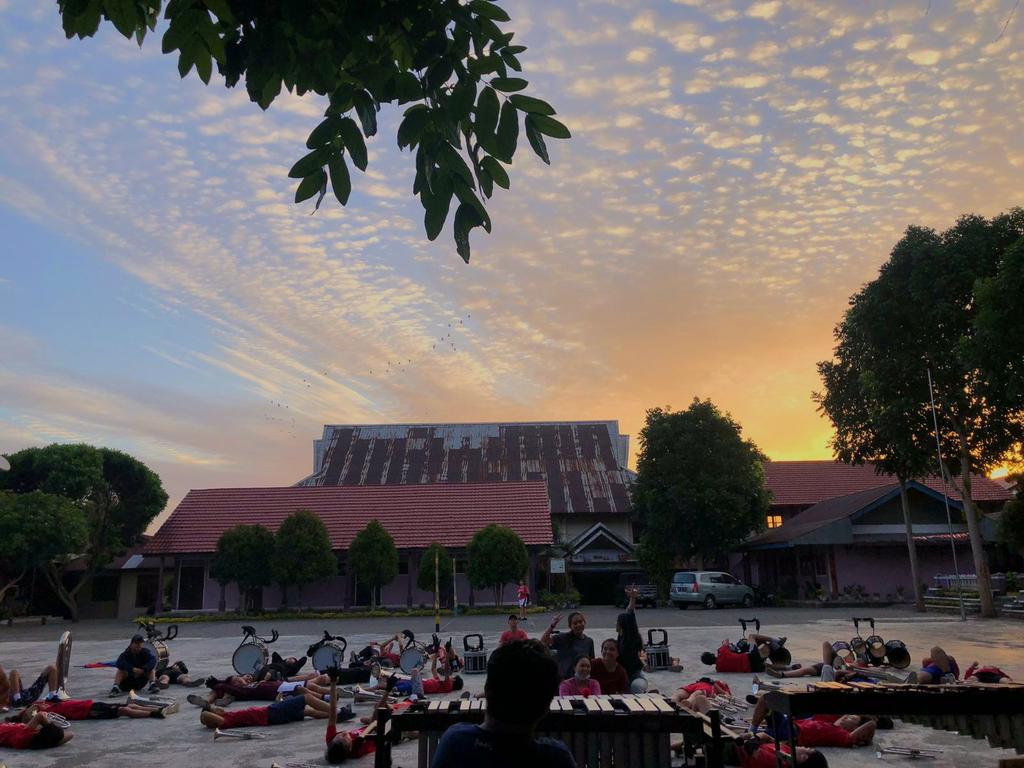 hscnynmoon's tweet photo. ada yang kangen tapi bukan dewa19
@MmbiId #marchinglife #mbkristenilmurd https://t.co/FeLdrHHgyE