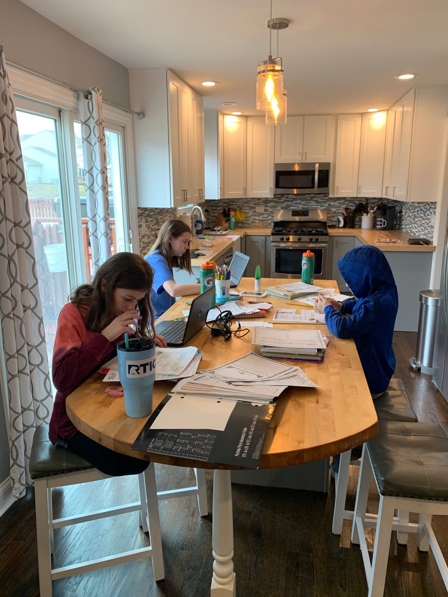 PV7Olszewski's tweet photo. @PV7Olszewski  A few more fun Room 7 pics! Saying the Pledge, Brain Break, Family studying... Happy Spring Break! https://t.co/1qRfQciB2N