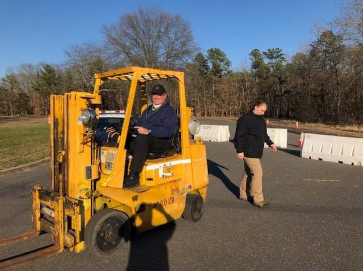 SteveBellone's tweet photo. Our #COVID19 Suffolk Supply Drive wouldnโt be possible without our @SuffolkCoFRES workers making it all happen.
Thank you for serving on the front lines. #SuffolkStrong https://t.co/VydKKY9Wzx