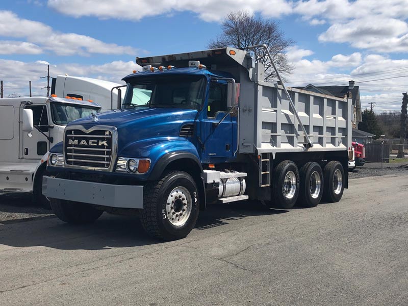 CoopsLibertyKW's tweet image. Limited hours does NOT mean limited selection. Lots of trucks added to the "Just Listed" category on our website. The show must go on! 💪#mack #triaxle #usedtrucks