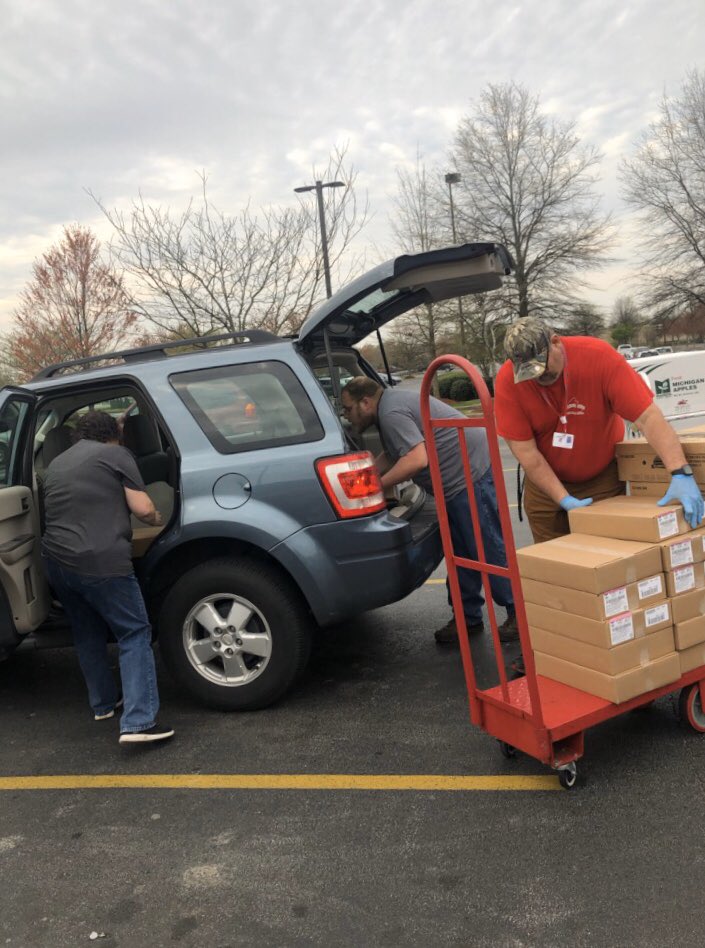 lunchlady11th's tweet photo. Huge shout out to the guys at GFS from @AllenCoSchools this morning. They helped us load our order. We can’t thank Rick enough for the help loading it and helping me get it here quickly! @DallaEmerson @mmired #TeamKentucky @miranda_pierce1 https://t.co/CXsrgi61mT