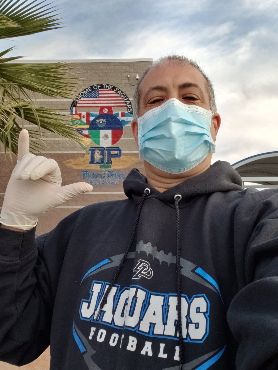 isaac_stein's tweet photo. Marquee fixed, campus ready for food distribution, Mr. Stein sporting DP Gear for #DPSpiritWeek and taking precautions, and Mr. Stein smiling w #DPPride YOU KNOW! Have a great weekend @JaguarsofDP you are the best! #DPSeniors @SuptJaraCCSD @karlaloria @pendleton_jill https://t.co/bqz1ZM26Z1