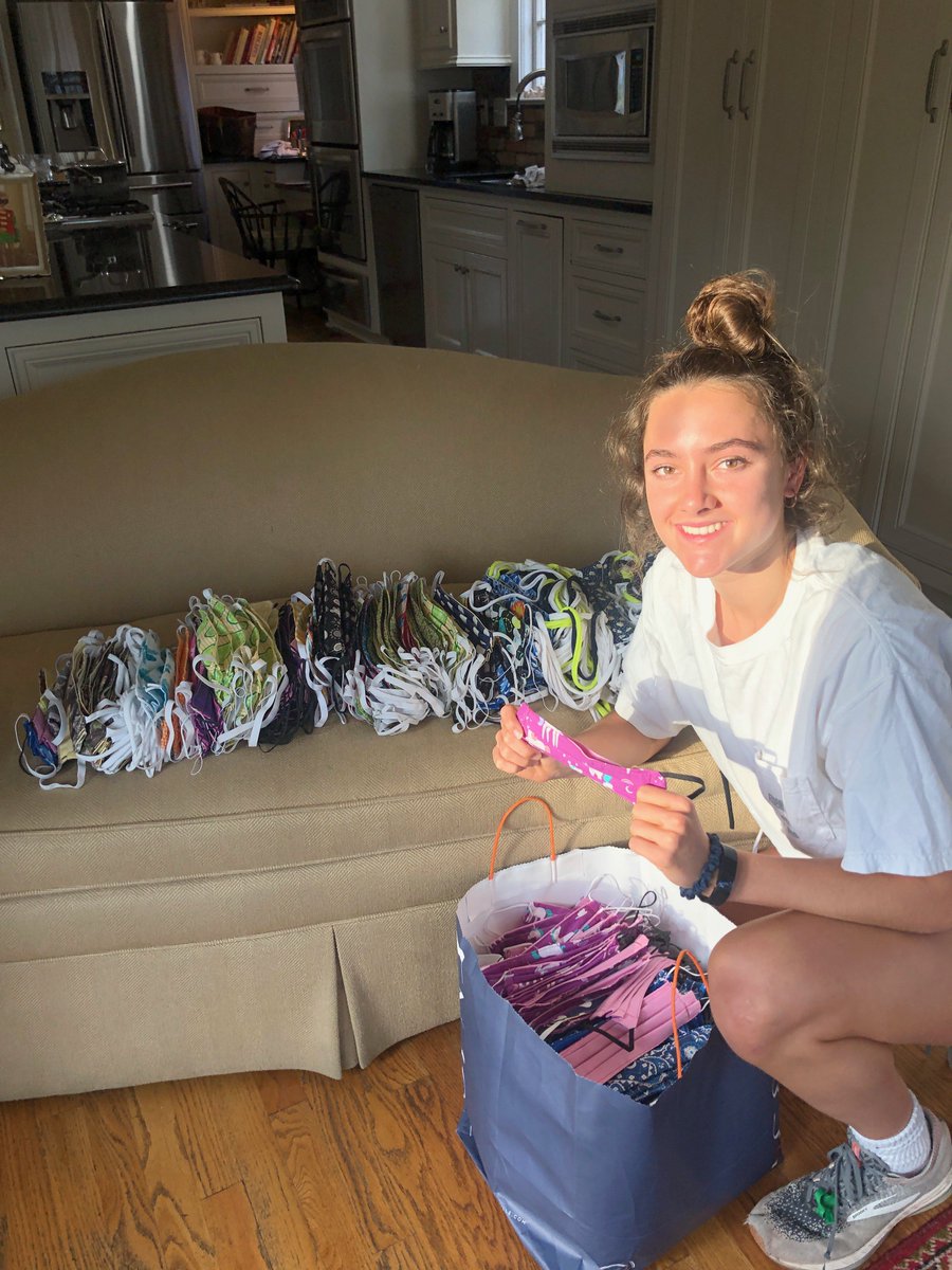 HarpethHall's tweet photo. Clara Murff '21 and her mother Dr. Suzy Murff have made over 1,000 surgical masks for Vanderbilt University Medical Center and Nashville General Hospital at Meharry. Great work! #HoneybearsAtHome https://t.co/ZA7ytbF4BL