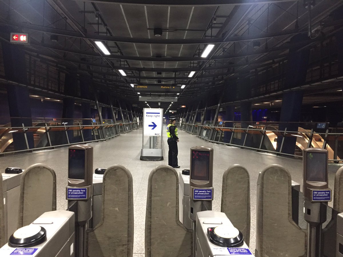 BTPCasey's tweet photo. This is how we like it in this current climate! Let’s keep it this way please! Officers are across London patrolling various stations including the London Underground 👮🏻‍♀️ #StayHomeSaveLives #COVID19 https://t.co/tOGypwbZCx