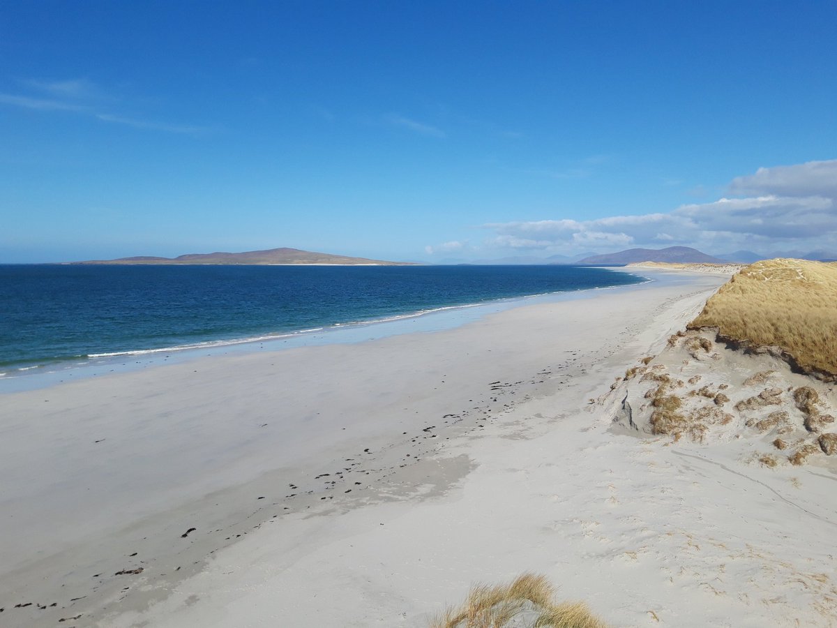 Todays lockdown walk was to the West beach on Berneray. Not another person in sight and only the sound of the birds and waves around 💙 #OuterHebrides