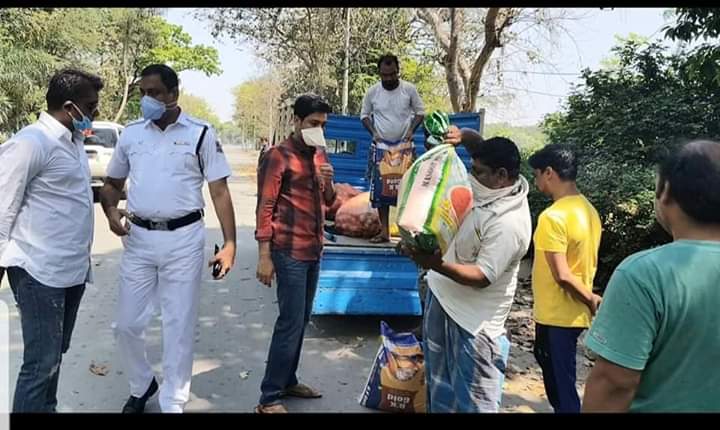 simaTmc1953's tweet photo. Food For Needful People's #NorthHowrah
#BeSafe #StayHome https://t.co/YsG6beerSE