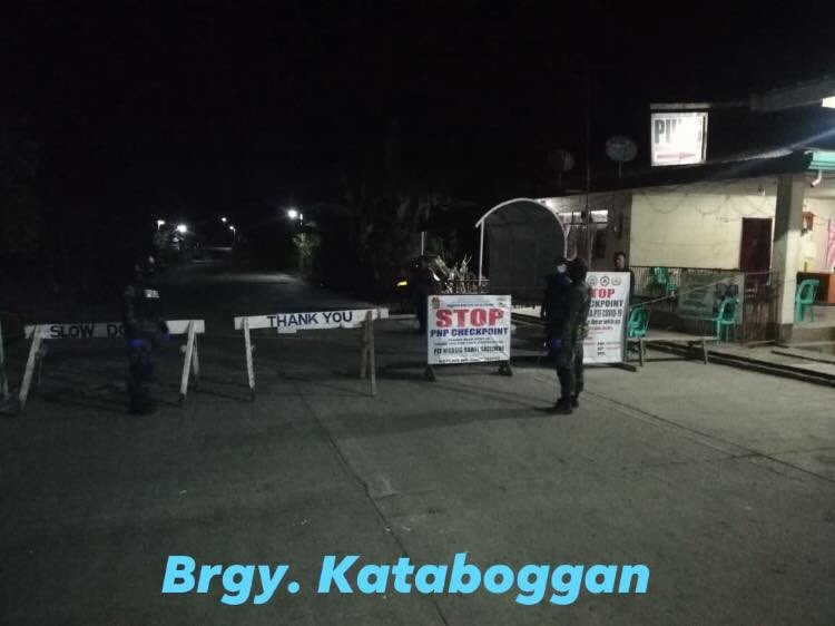 PNPPinukpuk's tweet image. IATF COVID-19 team are dedicated as they continuously conduct ECQ checkpoints. Please continue staying home for us. Thank you.
#PrayForOurFrontliners🙏🏼
#WeStayAtWorkForYouPleaseStayHomeForUs
#ParaSaBayan
#TeamPNP
#WeServeAndProtect
#PNPKakampiMo
#LabanSaCOVID19
#WeHealAsOne