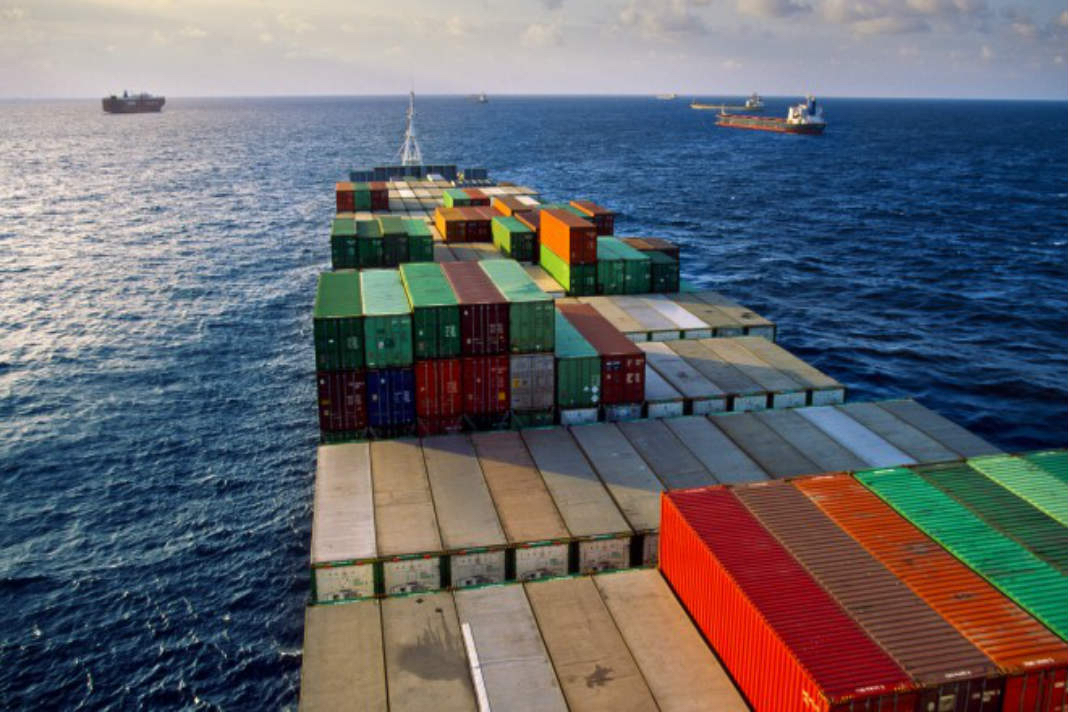 richardsiddle's tweet photo. With so many lockdowns in countries across the world the global supply chain for drinks and wine is becoming more complex. Here is the latest global report on the situation in all major trading countries by logistics supplier #Hillebrand on @TheBuyer11   
https://t.co/Yx5T4fYQfn https://t.co/Cmup6Y9Izy
