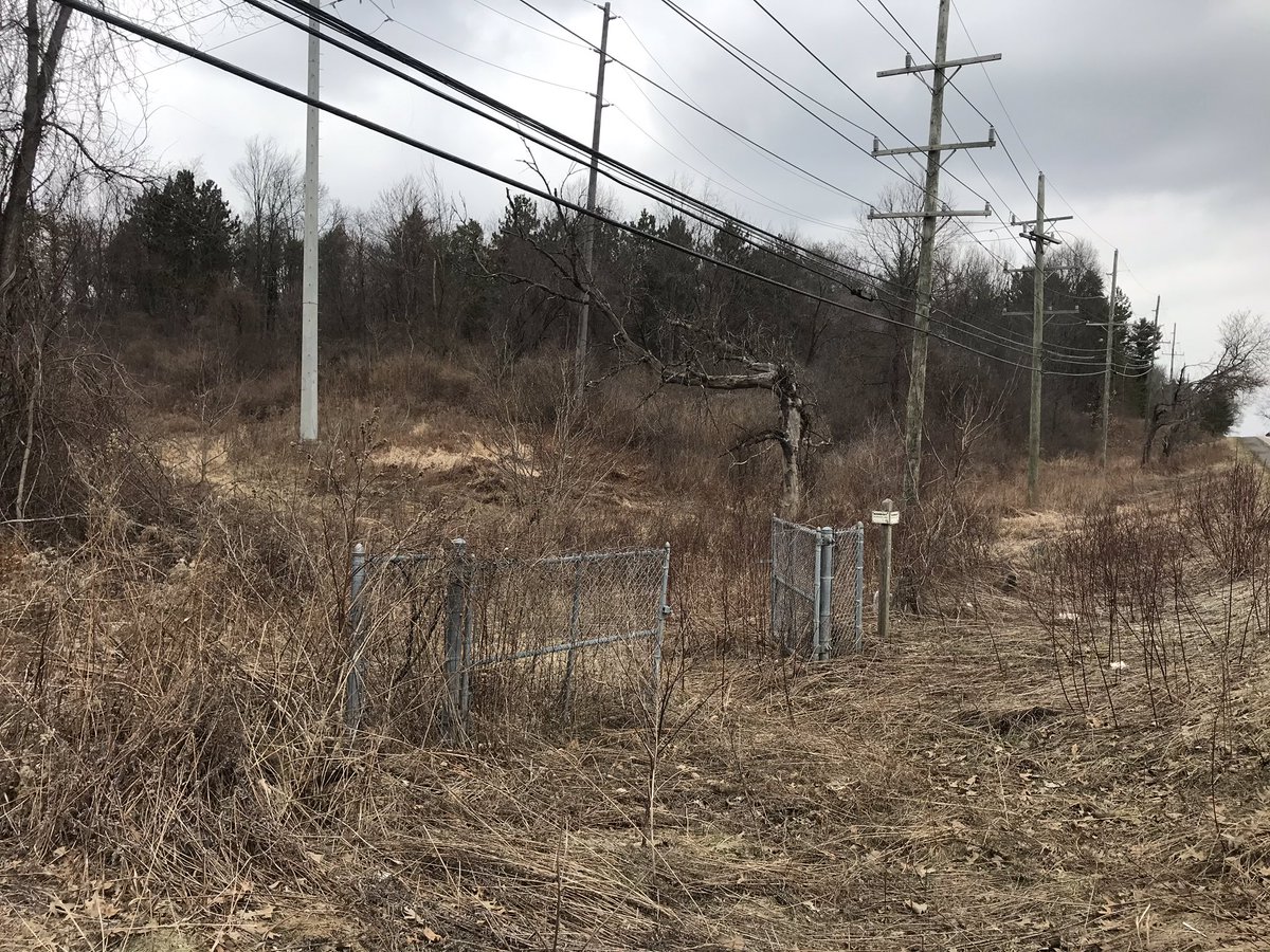 We can all use a good laugh these days. This made me laugh yesterday. Good thing the gate is open... #lol