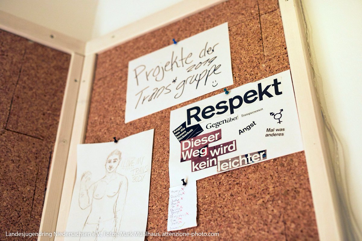 meinEngagement's tweet photo. Außerdem veranstalten wir regelmäßig Kreativ- & Themenabende passend zu trans* Themen, wie Namensänderung, Coming-Out, Therapie, etc. und jede*r hilft jeder*m sich zurechtzufinden, oder bestimmte Schwierigkeiten anzugehen. #QueerUnity #LGBTQ #LSBTI #NEXTQUEER #LJRNDS #LJR https://t.co/wXLuhHIruR