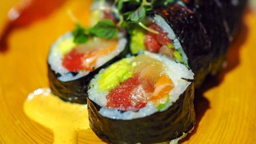 VisitOrlando's tweet photo. Eat local roll call 🍣Dive into your favorite dish and support Orlando restaurants this weekend! #OrlandoToGo #PickUpOrlando 

https://t.co/abByUdmWSt https://t.co/sxTJkl3RCk