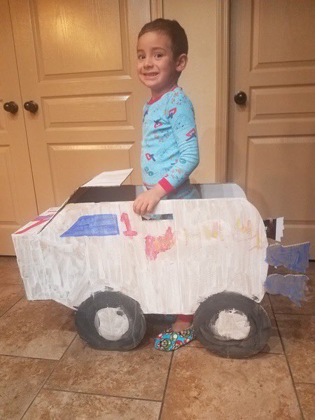 angelical7's tweet photo. @YsletaPreK #YPKathome #transportationparade Burbujitas https://t.co/lV8XqgKy2u