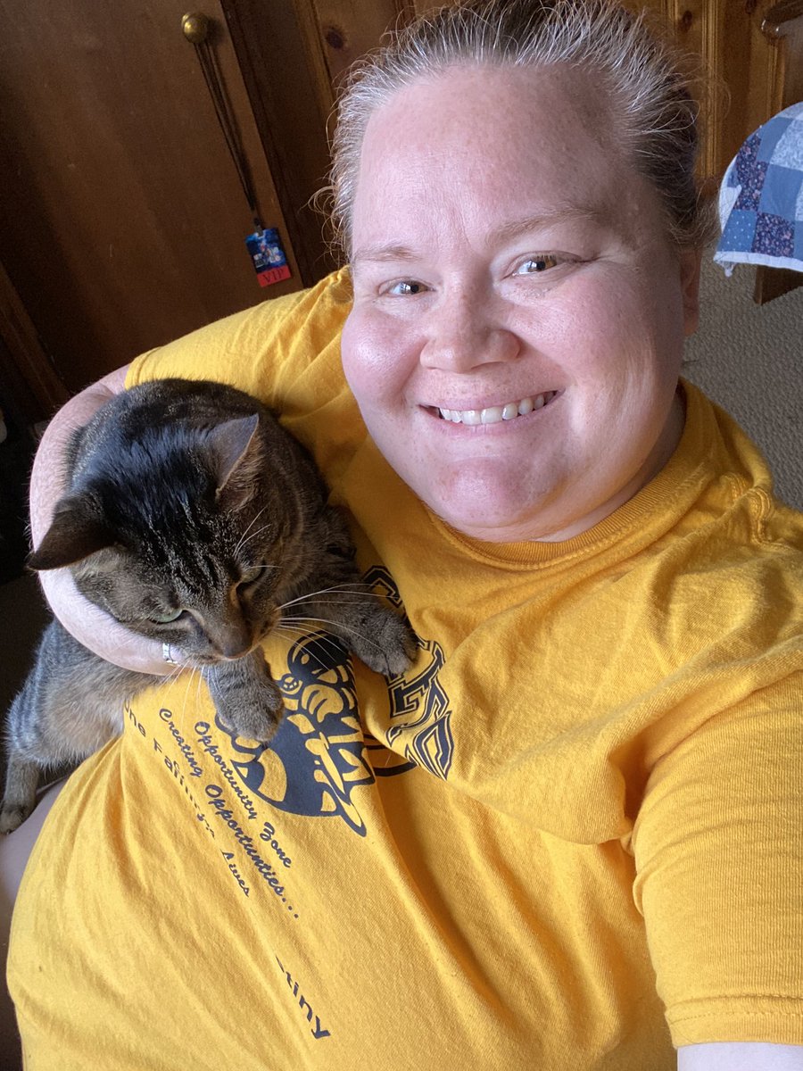 misskatiemara's tweet photo. #HCSDigitalSpiritWeek Zelda and I showing our spirit for OKMS! #OneFamilyOneDestiny https://t.co/r20w2fvVsV