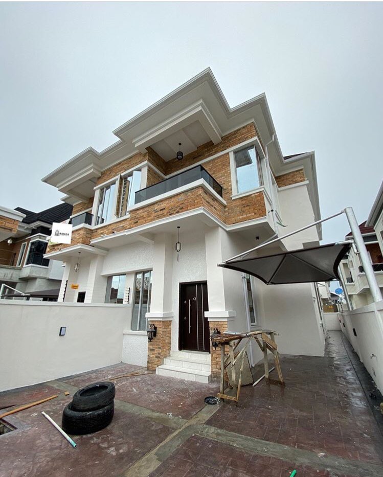 DollyRealtor's tweet photo. Newly built semi-detached duplex for sale 
Location: Chevron, Lekki
Price: 55m
#CoronavirusOutbreak #safetyforall https://t.co/8CuogJ7L9Y