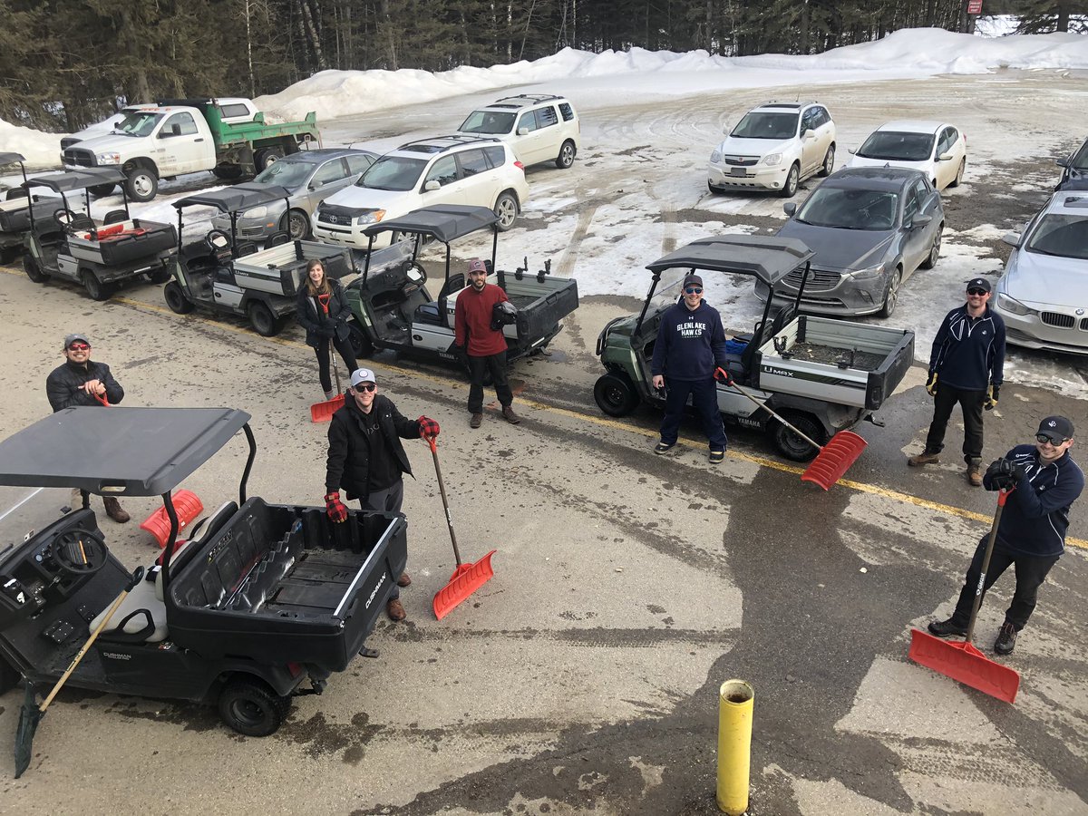 PGTurfCare's tweet photo. The Pro-Shop / Food &amp; Beverage teams are lending us a hand removing snow and ice from greens this week. #teamwork https://t.co/26rGLFSkrB