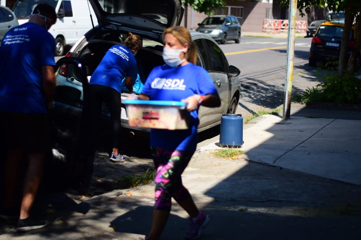 claudioebravo's tweet photo. Desde @acm_ccnv necesitamos urgente alimentos para poder seguir cocinando para las personas en situación de calle en CABA, a las autoridades @horaciorlarreta @diegosantilli @gcba les pedimos que nos ayuden, es urgente!! https://t.co/xaJddwe1Ir
