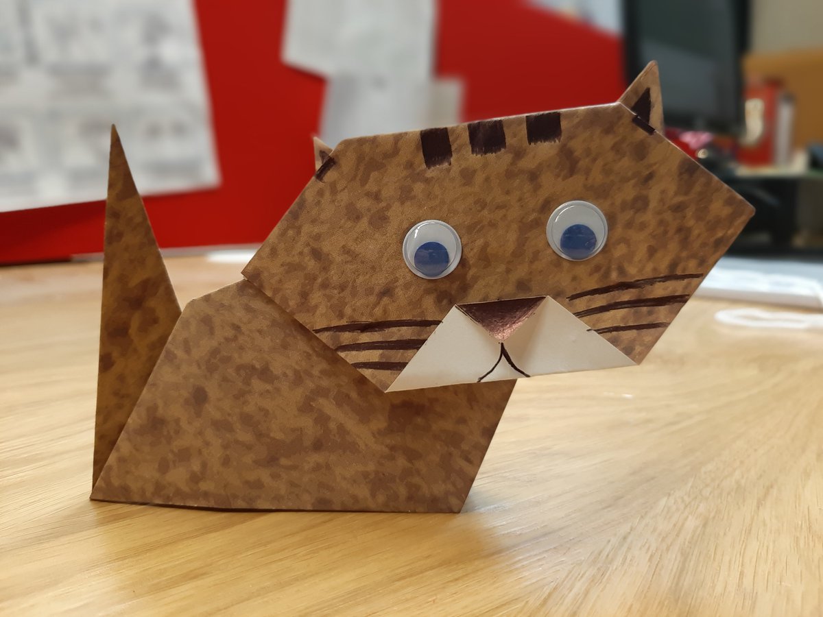 OrigamiBrasil's tweet photo. RT @DLR_Libraries: Meet Poppy the Cat, our ode to #lexicat, created by one of our very talented Lexicon staff, Aline. And we may even have a video for you next week showing you how to make your own #origami cat. Don't forget to check back #dlrLexIcon #cr… https://t.co/Y68ovjXY7v